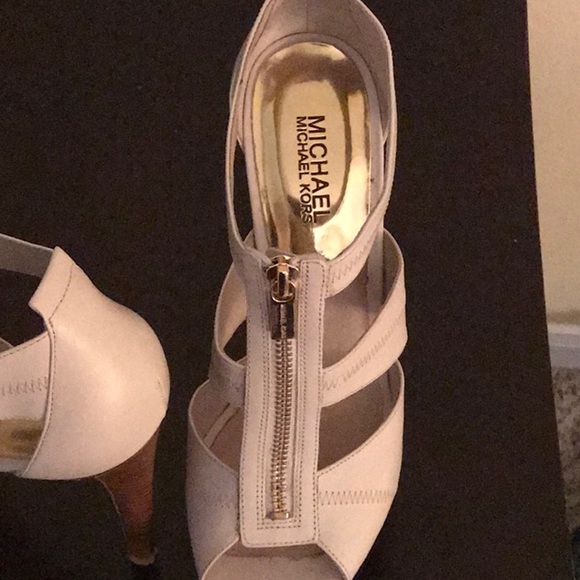 Shoes - Picture 2 of 3